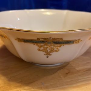 Lenox Bowl with Gold Accents on Top & Bottom